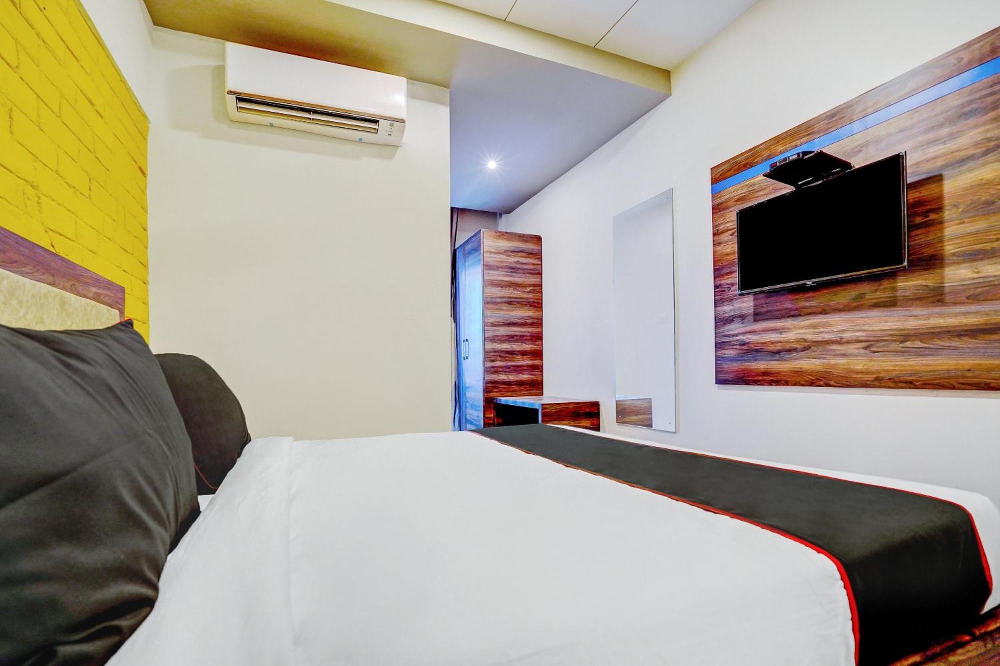 Hotel Super Collection O Kalinga Bapuji Nagar Bhubaneswar Exterior foto
